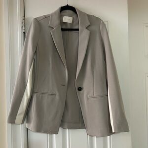 Elegant Gray/Taupe Blazer with Cream Details - Size 36 (US 6)